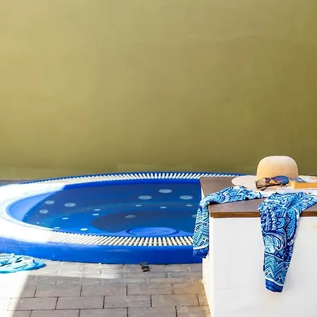 6D Spectacular With Jacuzzi And Lounge Area