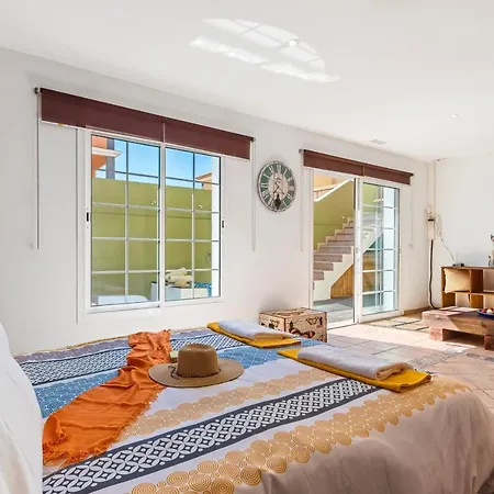 6D Spectacular With Jacuzzi And Lounge Area Villa *